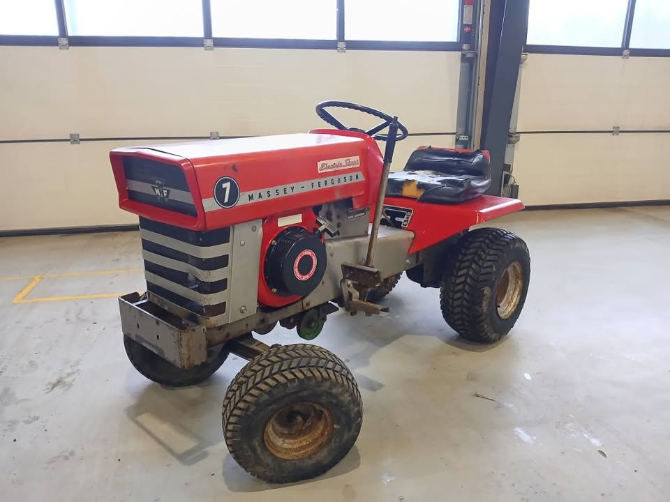 Massey Ferguson 7